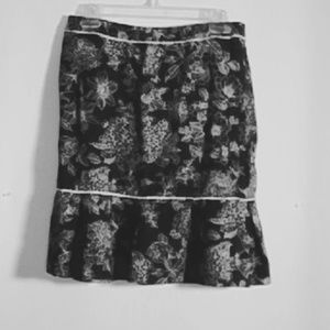 Loft Size 6 Black Linen Ruffle Skirt